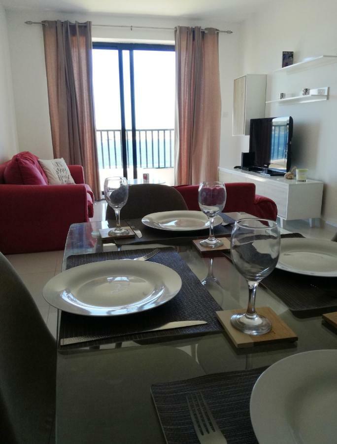 Ferienwohnung No8 @ Seabreeze Court Mellieħa Exterior foto