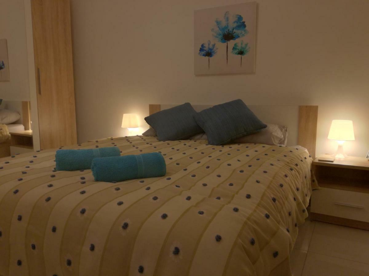 Ferienwohnung No8 @ Seabreeze Court Mellieħa Exterior foto