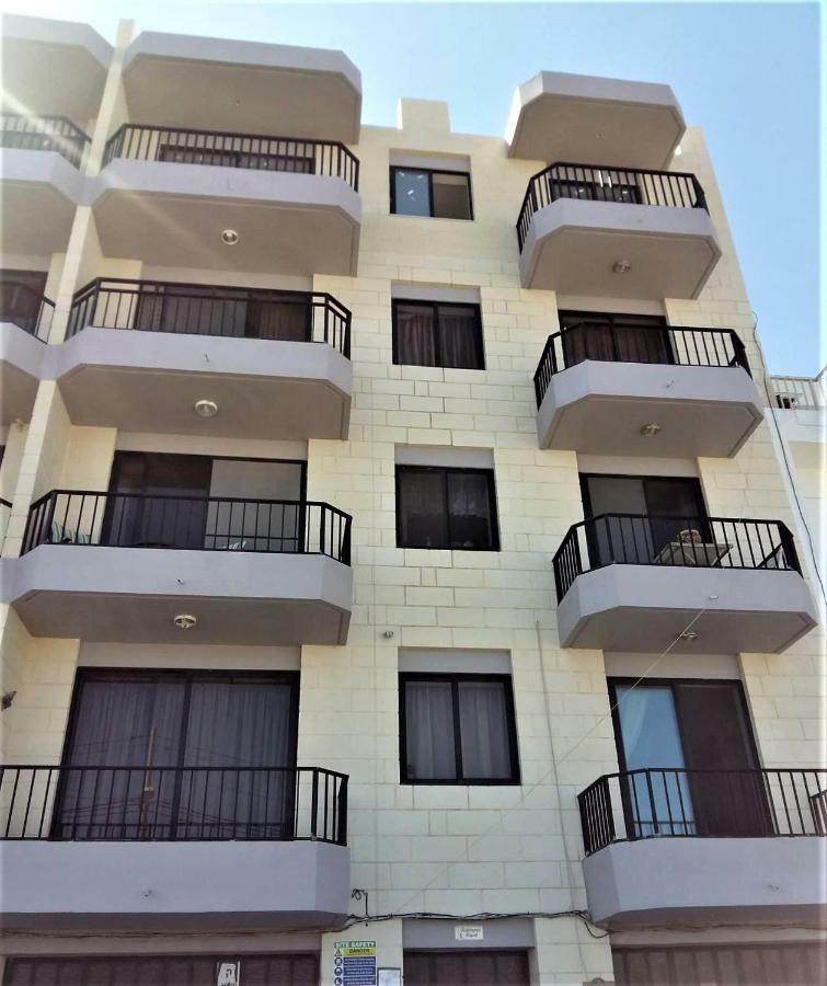 Ferienwohnung No8 @ Seabreeze Court Mellieħa Exterior foto